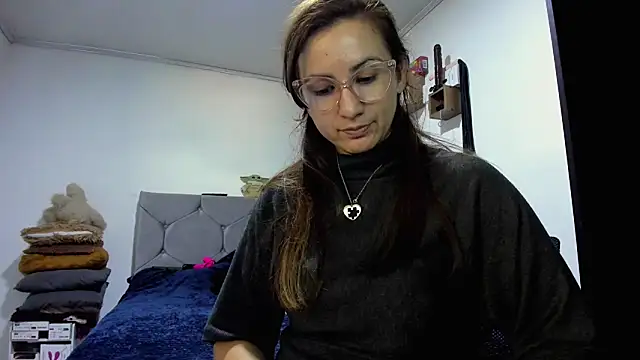 Snapshot of vanessabrown_ chatting on March 4, 7:53 pm vanessabrown online show from March 4, 7:53 pm