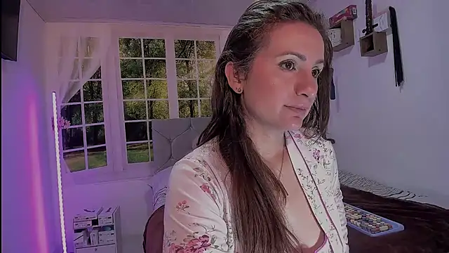 Snapshot of vanessabrown_ chatting on March 27, 1:33 pm vanessabrown online show from March 27, 1:33 pm