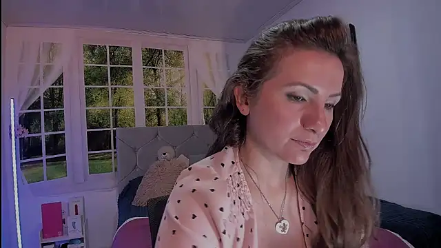 Snapshot of vanessabrown_ chatting on March 28, 3:11 pm vanessabrown online show from March 28, 3:11 pm