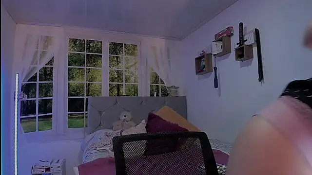 Snapshot of vanessabrown_ chatting on March 30, 2:18 pm vanessabrown online show from March 30, 2:18 pm