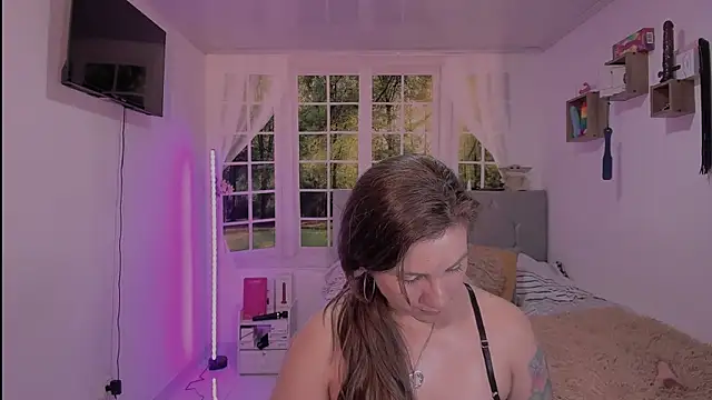 Snapshot of vanessabrown_ chatting on March 31, 4:51 pm vanessabrown online show from March 31, 4:51 pm