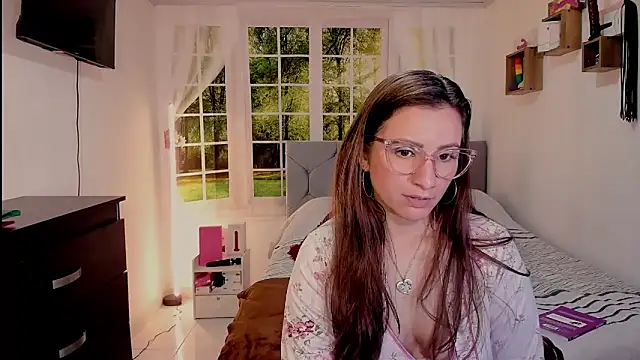 Snapshot of vanessabrown_ chatting on June 13, 5:22 pm vanessabrown online show from June 13, 5:22 pm
