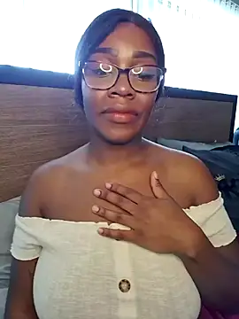 Snapshot of lollycoco chatting on November 28, 6:32 pm lollycoco online show from November 28, 6:32 pm