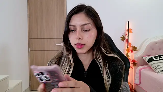 Sensualtease online show from October 1, 1:00 am