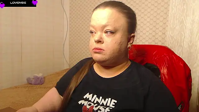 Janiffer MiMi online show from December 4, 5:10 pm