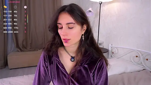 Holla Molly online show from November 13, 5:17 am