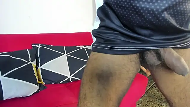 Snapshot of sweatyhairypig23 chatting on March 18, 5:43 am sweatyhairypig23 online show from March 18, 5:43 am