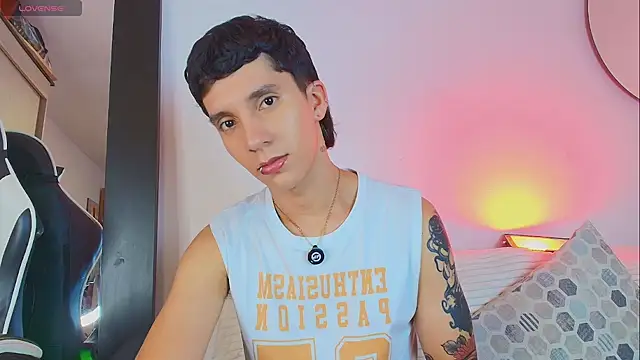 JacoboSwam online show from June 8, 9:48 pm