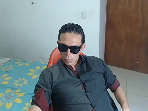 jeancarloscum12 online show from June 12, 10:41 pm