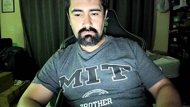 Snapshot of VonDoomdelToro chatting on October 28, 6:17 am VonDoomdelToro online show from October 28, 6:17 am