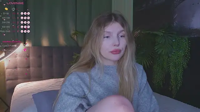 Snapshot of _aleksa_ chatting on December 4, 12:36 pm aleksa online show from December 4, 12:36 pm