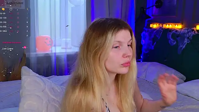 Snapshot of _aleksa_ chatting on October 29, 6:48 am aleksa online show from October 29, 6:48 am