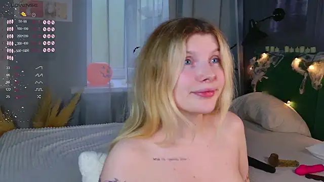 Snapshot of _aleksa_ chatting on November 1, 7:10 am aleksa online show from November 1, 7:10 am