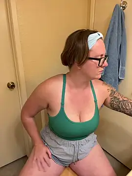 Lizzyloo online show from December 16, 5:22 pm