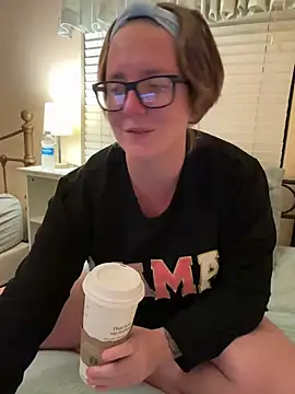 Lizzyloo online show from December 31, 1:04 am