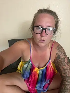 Lizzyloo online show from June 14, 10:56 pm