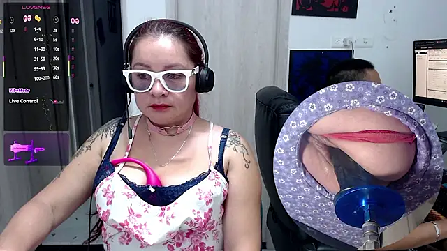 Snapshot of kyobiker chatting on January 10, 2:13 am kyobiker online show from January 10, 2:13 am