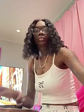 Snapshot of Farrah_Owens chatting on March 7, 3:19 am Farrah Owens online show from March 7, 3:19 am