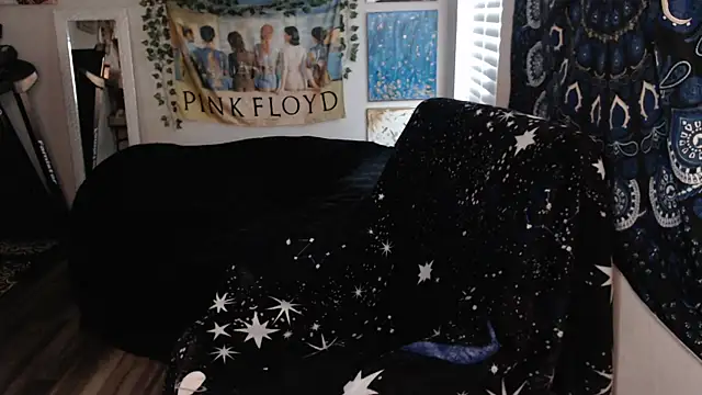 ElektraExotic online show from September 24, 7:06 pm