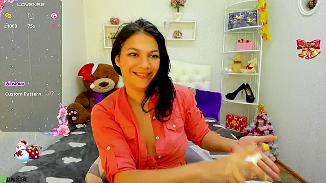 Snapshot of Mollywell chatting on December 24, 11:06 am Mollywell online show from December 24, 11:06 am