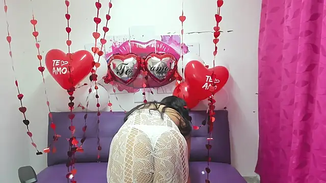 Cloe 35 online show from February 11, 9:35 pm