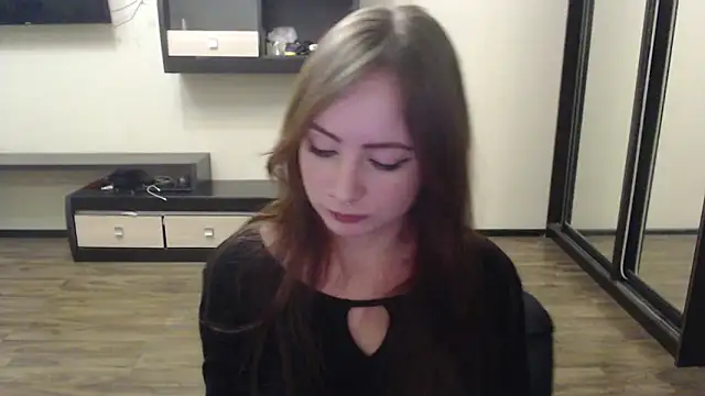 Laralianna online show from December 11, 7:25 pm