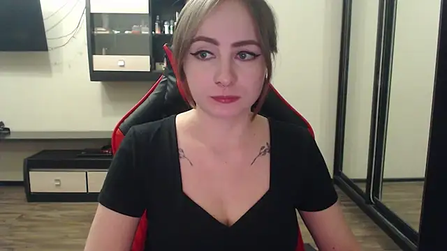 Laralianna online show from February 23, 5:29 pm