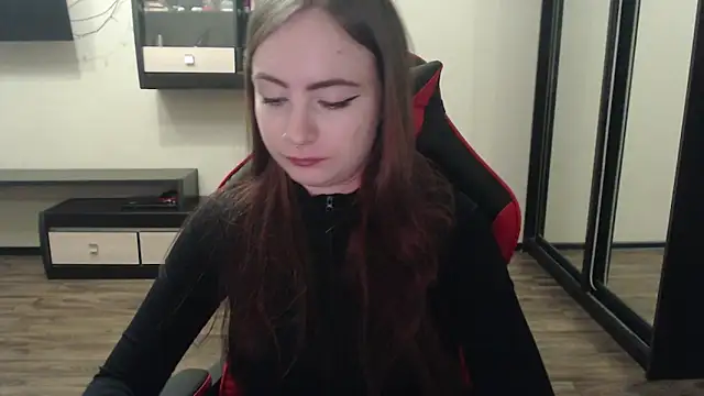 Laralianna online show from March 1, 2:13 pm