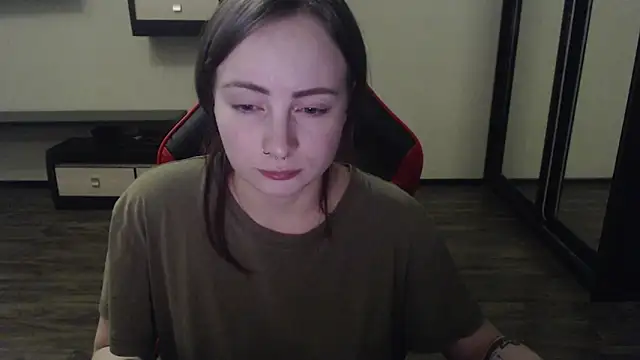 Laralianna online show from March 17, 3:40 pm