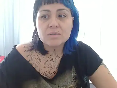 Snapshot of vaholiver chatting on March 22, 3:26 pm vaholiver online show from March 22, 3:26 pm