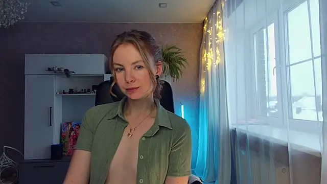 Cuddle Cat online show from December 19, 7:07 am