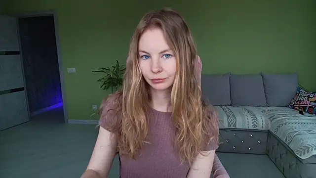 Snapshot of Cuddle_Cat chatting on April 22, 7:33 am Cuddle Cat online show from April 22, 7:33 am