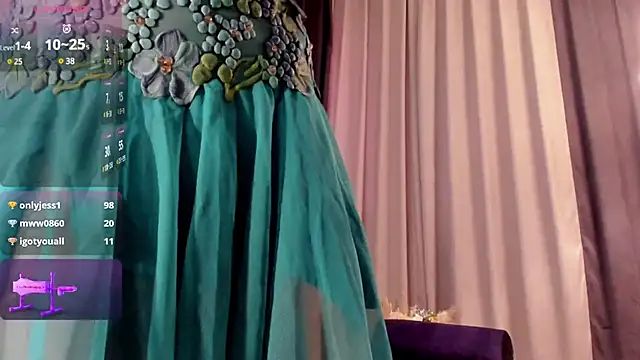 Jullia Moor online show from December 8, 4:04 am