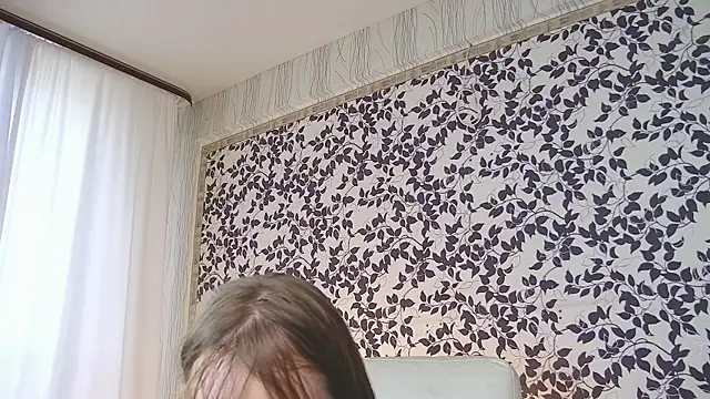 Laurainlove online show from July 18, 7:12 am