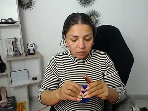cum bigass online show from June 12, 12:15 pm