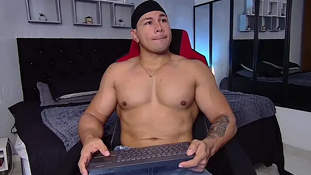 tyler hank01 online show from September 13, 1:11 pm