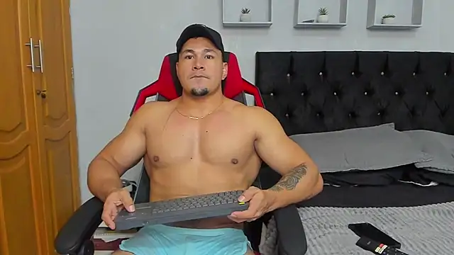 tyler hank01 online show from June 8, 8:20 pm