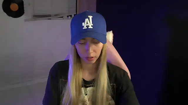 Snapshot of Saucy_Jenn chatting on July 25, 3:48 am Saucy Jenn online show from July 25, 3:48 am