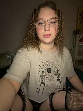 EmmieRae online show from October 27, 3:54 am