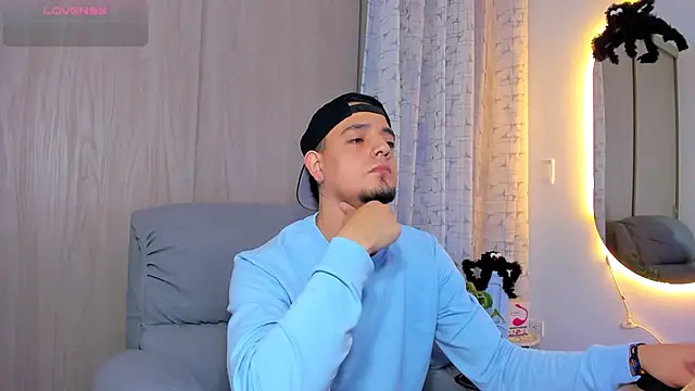 alejandro calderon1 online show from October 15, 4:56 am