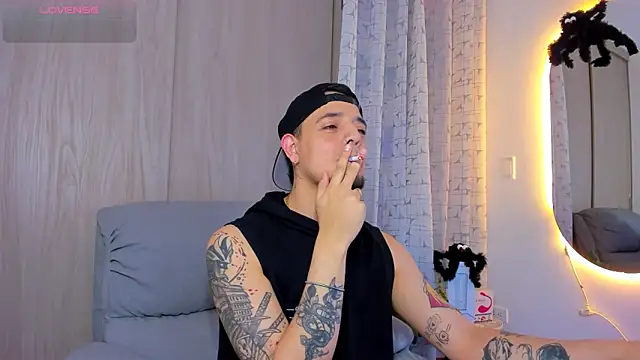 alejandro calderon1 online show from October 22, 11:15 pm