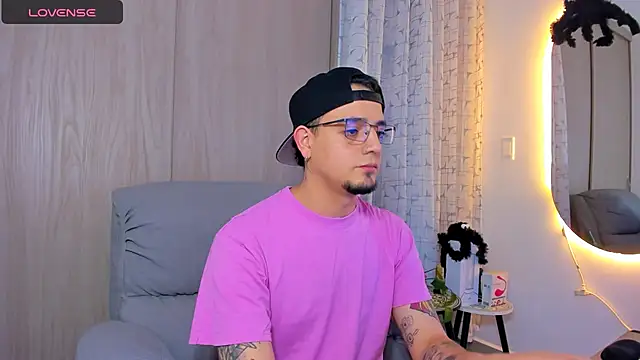 alejandro calderon1 online show from October 24, 4:53 am