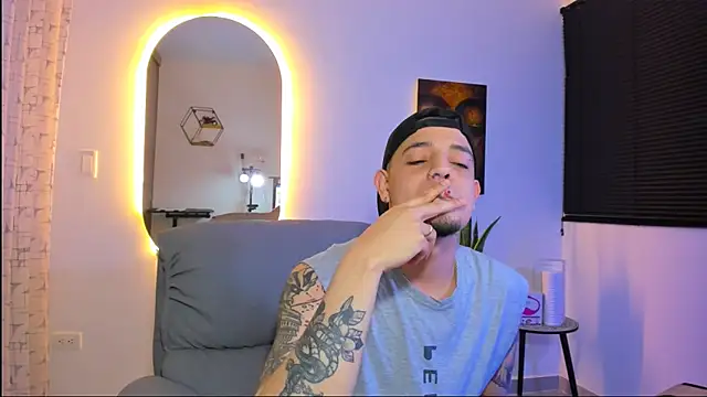 alejandro calderon1 online show from February 7, 3:43 am