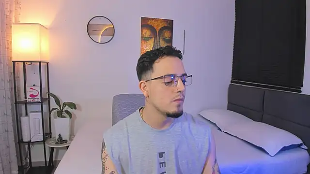 alejandro calderon1 online show from June 18, 3:18 am