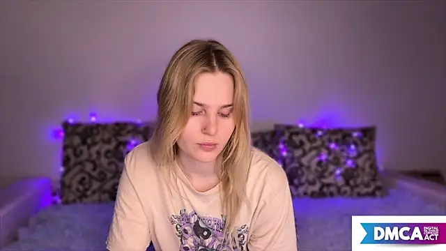 Chanel Gill online show from December 15, 5:20 pm