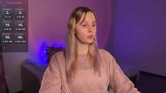 Chanel Gill online show from February 10, 9:15 pm