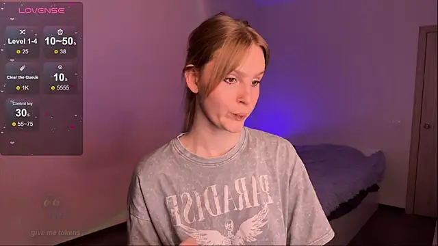 Chanel Gill online show from March 17, 4:08 am