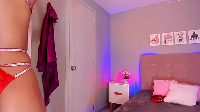 EmilyCoast-1 online show from January 31, 4:59 pm