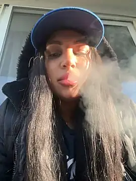 MeghanXO online show from October 27, 1:04 pm