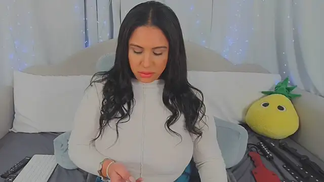 Snapshot of MeghanXO chatting on March 15, 12:44 pm MeghanXO online show from March 15, 12:44 pm